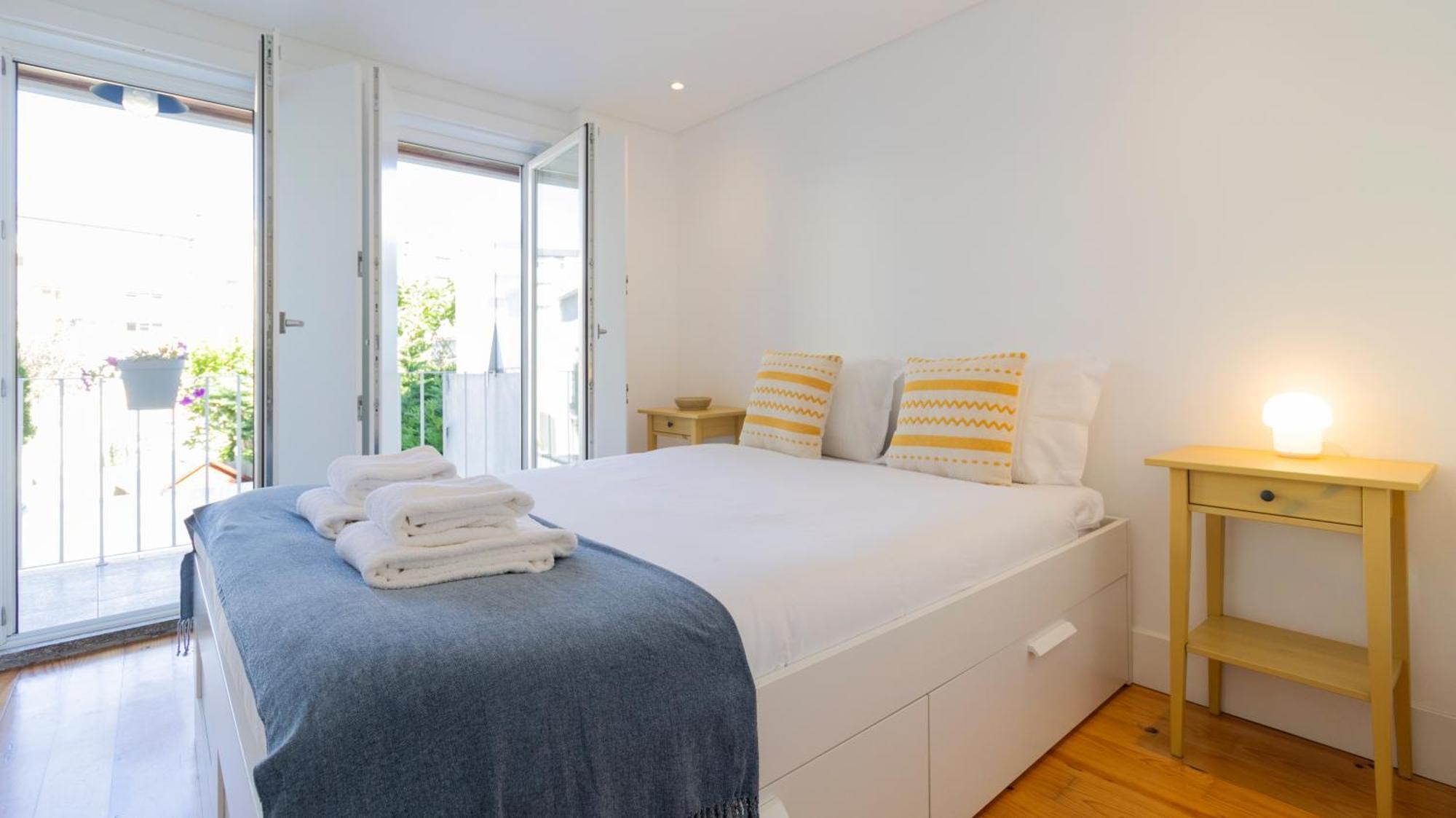 City Center Duplex W Patio By Lovelystay Porto Kültér fotó